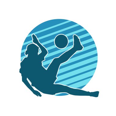 Topa vuran bayan futbolcunun silueti. Hareketli bir futbolcu kadının silueti..