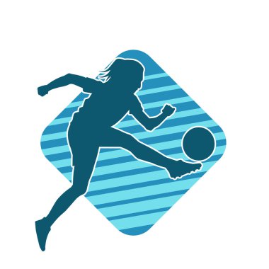 Topa vuran bayan futbolcunun silueti. Hareketli bir futbolcu kadının silueti..