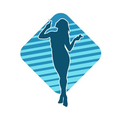 Dar kıyafetli genç, zayıf bir kadın modelin silueti. Dişi poziyonunda zayıf bir kadının silueti..