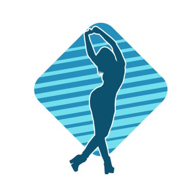 Hareketli bir kadın dansçının silueti. Dans eden zayıf bir kadının silueti..