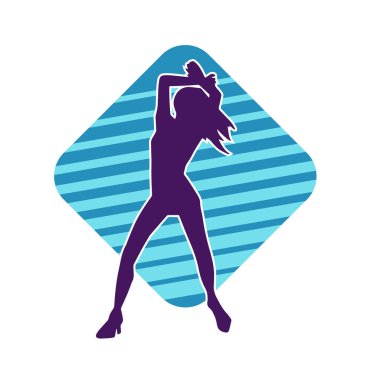 Hareketli pozlarda mini etek giyen bir kadın dansçının silueti. Zayıf bir kadının silueti mutlu bir şekilde dans ediyor..