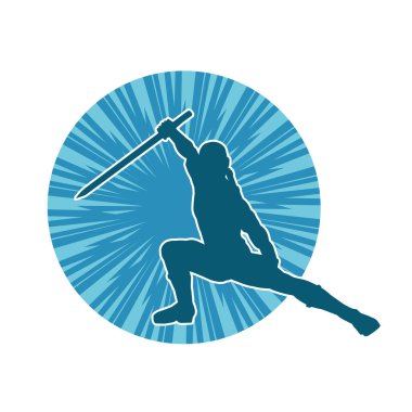 Bir erkek savaşçının silueti kılıçla poz veriyor. Kılıç taşıyan bir savaşçının silueti..