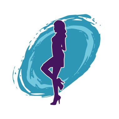 Hareketli pozlarda mini etek giyen bir kadın dansçının silueti. Zayıf bir kadının silueti mutlu bir şekilde dans ediyor..