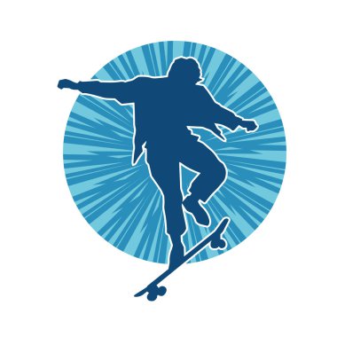 Hareket halindeki bir kadın silueti kaykay üzerinde poz veriyor. Kaykaylı şehirli bir kızın silueti..