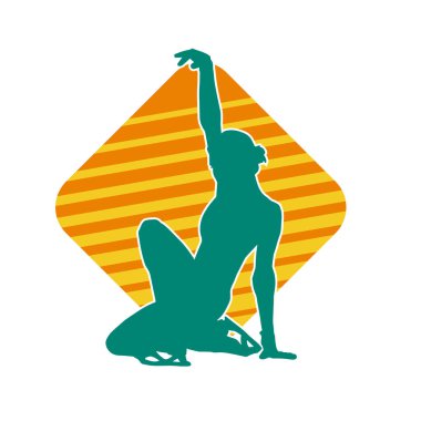 Sıska bir kadın buz pateni jimnastik dansçısının hareket halindeki silueti.