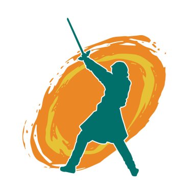 Bir kadın dövüşçünün silueti kılıç taşırken poz veriyor..