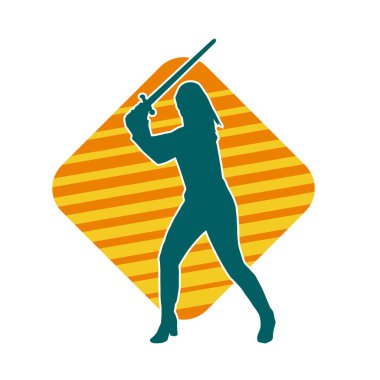 Bir kadın dövüşçünün silueti kılıç taşırken poz veriyor..