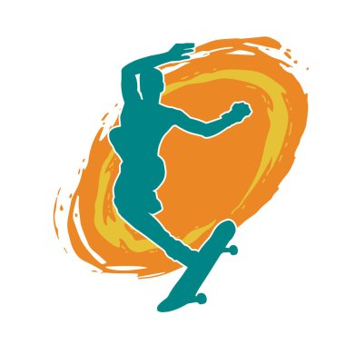 Hareket halindeki bir kadın silueti kaykay üzerinde poz veriyor. Kaykaylı şehirli bir kızın silueti..