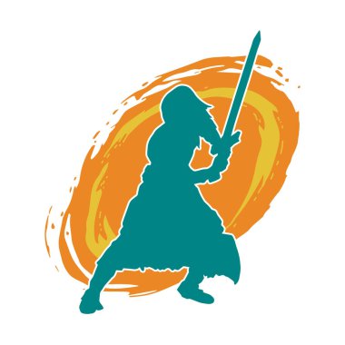 Bir erkek savaşçının silueti kılıçla poz veriyor. Kılıç taşıyan bir savaşçının silueti..