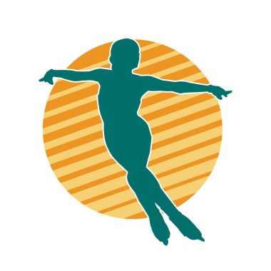 Sıska bir kadın buz pateni jimnastik dansçısının hareket halindeki silueti.