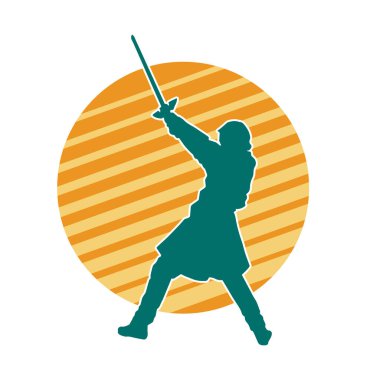 Bir kadın dövüşçünün silueti kılıç taşırken poz veriyor..