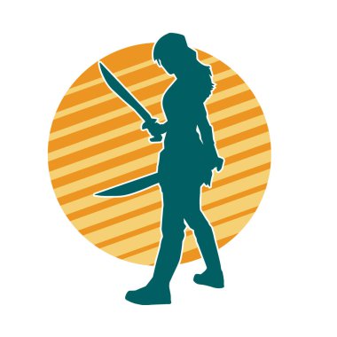 Bir kadın dövüşçünün silueti kılıç taşırken poz veriyor..