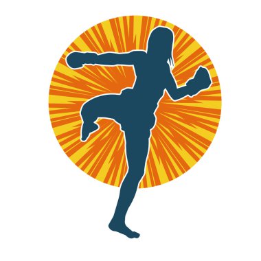 Hareketli kadın kickboksör atletinin silueti. Tekme atan bir kadının silueti..