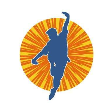 Doğu dövüş sanatı pozu veren bir adamın silueti. Dövüş sanatlarında bir erkeğin silueti..