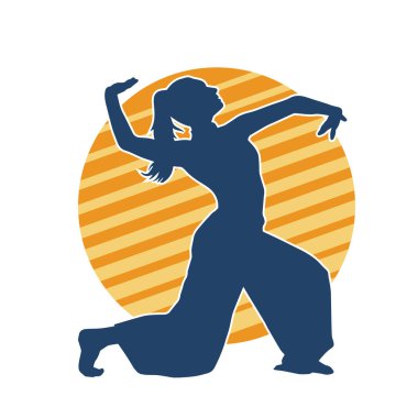 Hareketli bir kadın balerin silueti. Dans eden balerin kızın silueti..