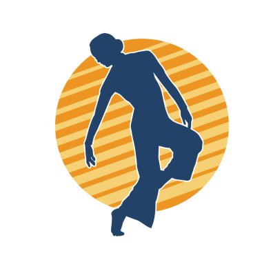 Hareketli bir kadın balerin silueti. Dans eden balerin kızın silueti..