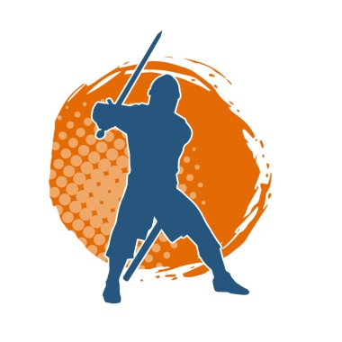 Savaş zırhı giymiş bir erkek savaşçının silueti. Kılıç ile poz veriyor..