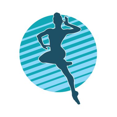 Hareketli bir kadın balerin silueti. Dans eden balerin kızın silueti..