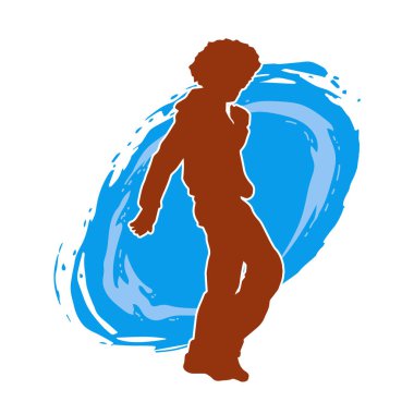 Kapüşonlu ve afro saçlı, yürüyen zayıf bir gencin silüeti..