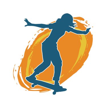 Hareket halindeki bir kadın silueti kaykay üzerinde poz veriyor. Kaykaylı şehirli bir kızın silueti..