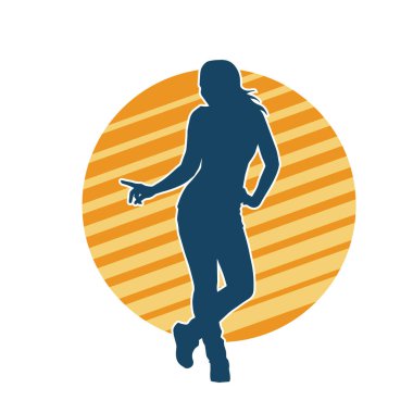 Hareketli bir kadın dansçının silueti. Dans eden zayıf bir kadının silueti..