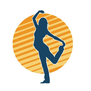 Hareketli bir kadın dansçının silueti. Dans eden zayıf bir kadının silueti..