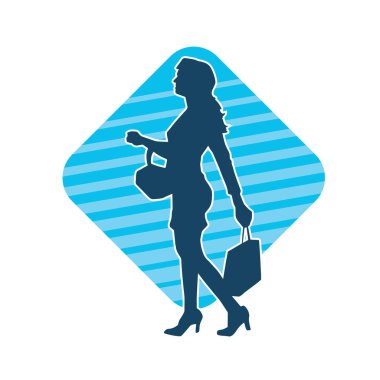 Sıska genç bir kadının silüeti alışveriş torbaları taşıyor..