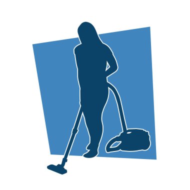 Bir kadının silueti elektrik süpürgesi kullanarak temizlik yapıyor.