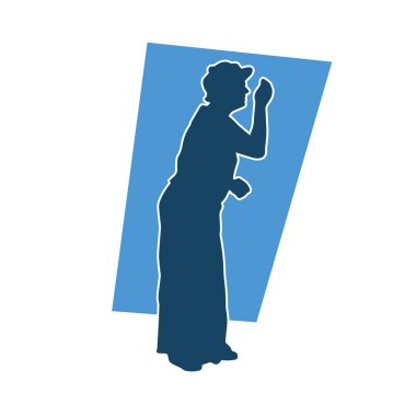 Poz vermiş yaşlı bir kadının silueti. Poz vermiş yaşlı bir kadının silueti..