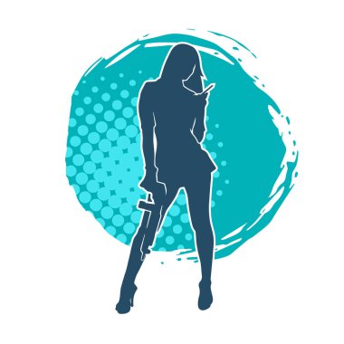 Seksi, zayıf bir kadın savaşçının silueti. Poz verirken pompalı tüfek taşıyor..