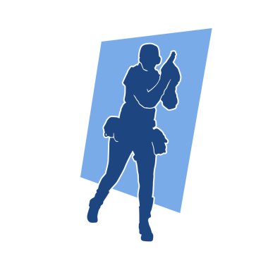 Kurşungeçirmez yelek giyen ve tabanca taşıyan bir kadın özel kuvvet polisinin silüeti..