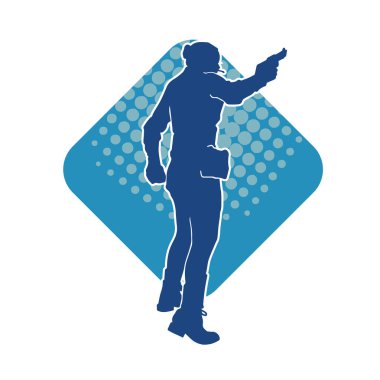 Kurşungeçirmez yelek giyen ve tabanca taşıyan bir kadın özel kuvvet polisinin silüeti..