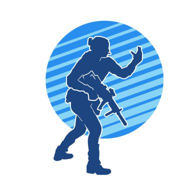 Kurşungeçirmez yelek giyen ve makineli tüfek taşıyan bir kadın özel kuvvet polisinin silueti..