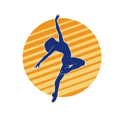 Hareketli bir kadın balerin silueti. Dans eden balerin kızın silueti..