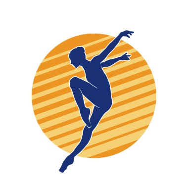 Hareketli bir kadın balerin silueti. Dans eden balerin kızın silueti..