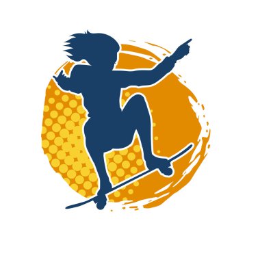 Hareket halindeki bir kadın silueti kaykay üzerinde poz veriyor. Kaykaylı şehirli bir kızın silueti..