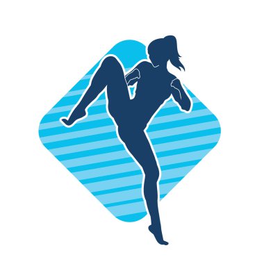 Dövüş sanatları tekmesi atan bir kadının silueti. Sportif bir kadının silueti tekme hareketi yapıyor..