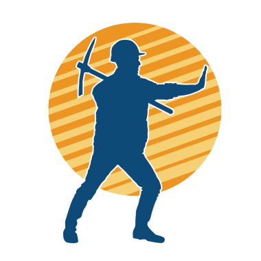 Görev sırasında baltayla dolaşan işçi kostümlü bir adamın silüeti. Bir madencinin hareket halindeki silueti balta aracı ile poz verir.