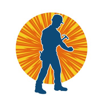Çekiç aleti taşıyan bir işçinin silüeti. Hareket halindeki bir işçinin silueti çekiç aleti ile poz verir.