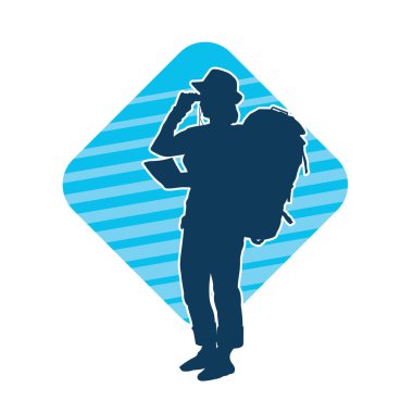 Sırt çantalı bir kadın gezginin silüeti.