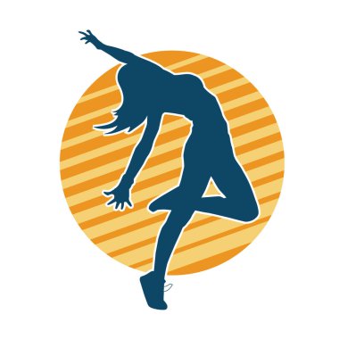 Hareketli bir kadın dansçının silueti. Dans eden zayıf bir kadının silueti..