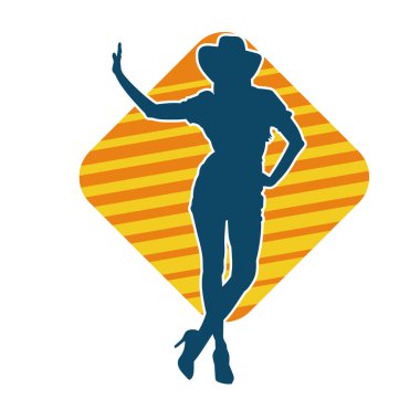 Kovboy kostümü giymiş bir kadın modelin silueti. Poz vermiş bir kovboy kızın silueti..