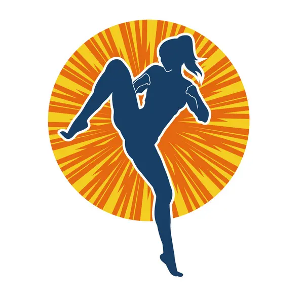 Dövüş sanatları tekmesi atan bir kadının silueti. Sportif bir kadının silueti tekme hareketi yapıyor..