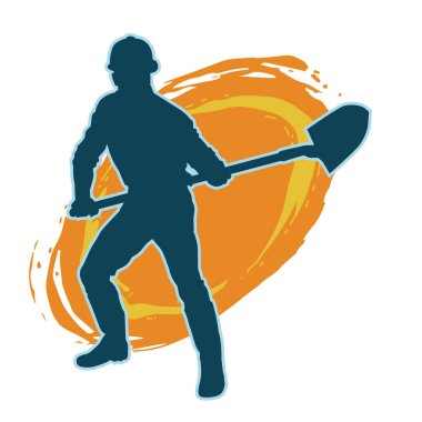Kürek taşıyan bir işçinin silüeti. Bir işçinin hareket halindeki silueti kürek aracı kullanarak poz verir.
