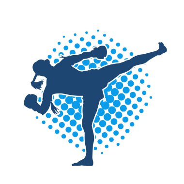 Hareketli erkek kickboksör atletinin silueti. Tekme atan bir adamın silueti..