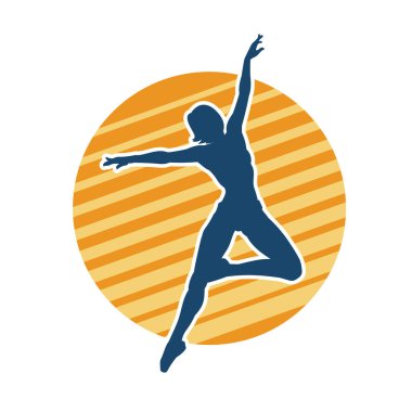 Hareketli bir kadın balerin silueti. Dans eden balerin kızın silueti..