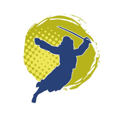 Bir kadın dövüşçünün silueti kılıç taşırken poz veriyor..