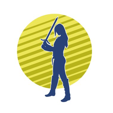 Bir kadın dövüşçünün silueti kılıç taşırken poz veriyor..