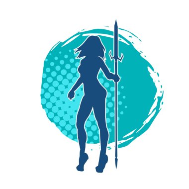 Kadın bir savaşçının silueti mızrakla poz veriyor. Mızrak taşıyan bir kadın dövüşçünün silueti..