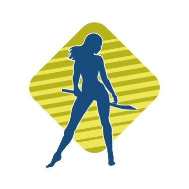 Kadın savaşçıların silueti kılıç taşıyor. Kılıçlı bir kadın dövüşçünün silueti..